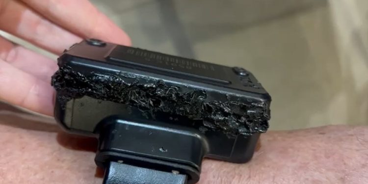 Bolsonaro admitiu a policiais que utilizou ferro de solda para violar tornozeleira; veja vídeo