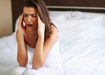 Enxaqueca: entenda as causas, sintomas e os principais gatilhos dessa condição neurológica