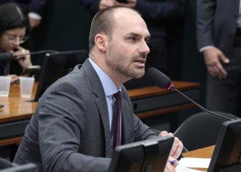 STF torna Eduardo Bolsonaro réu por coação no curso do processo