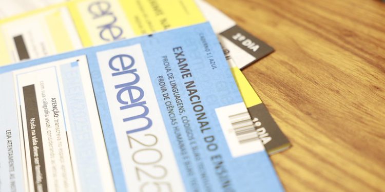 Prazo para solicitar reaplicação do Enem 2025 termina hoje; veja como solicitar