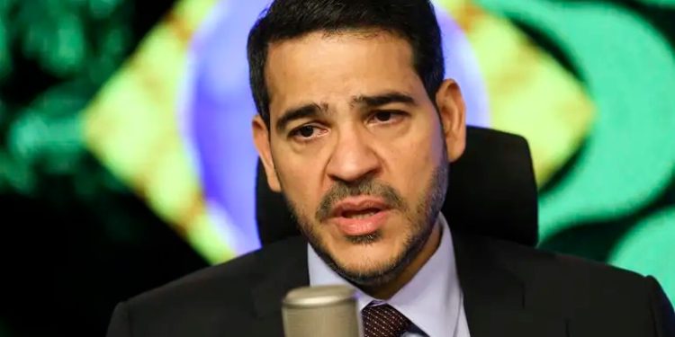 Com perfil técnico e proximidade com Lula, Jorge Messias é indicado ao STF