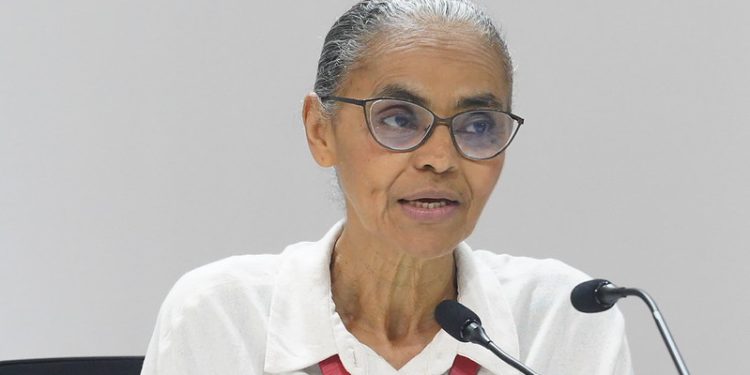 COP30 encerra debates sem consenso sobre combustíveis fósseis