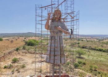 Monumento à Menina Benigna se torna novo símbolo de fé e turismo em Santana do Cariri