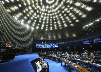 Senado aprova proibição de descontos automáticos em benefícios do INSS