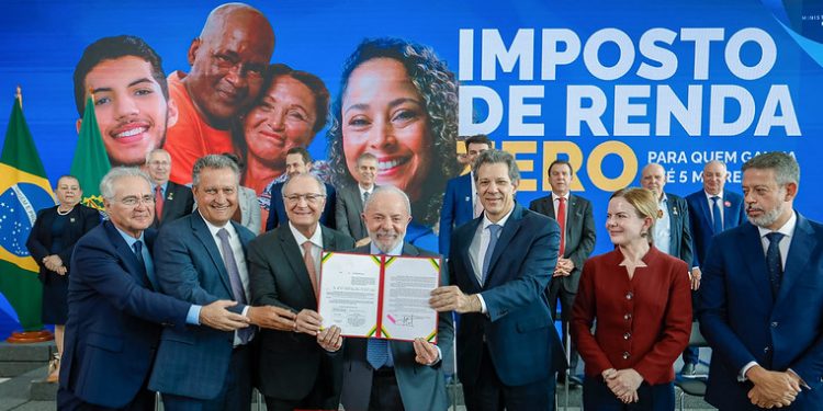 Lula sanciona isenção do Imposto de Renda para quem ganha até R$ 5 mil