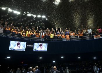 Senado aprova regras especiais de aposentadoria para agentes de saúde e de endemias