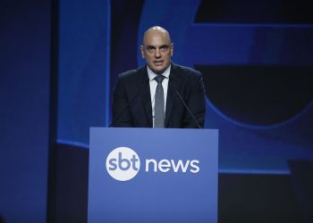 Moraes agradece a Lula e afirma que retirada de sanções dos EUA representa “vitória tripla” do Judiciário brasileiro