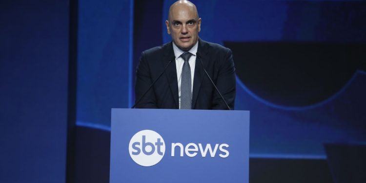 Moraes agradece a Lula e afirma que retirada de sanções dos EUA representa “vitória tripla” do Judiciário brasileiro