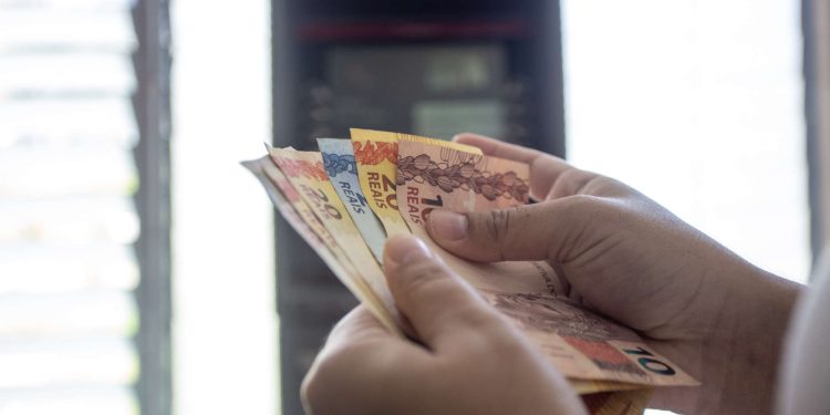 Elmano anuncia pagamento da segunda parcela do 13º e antecipação da folha de dezembro