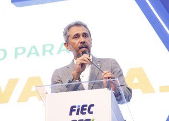 Elmano de Freitas anuncia prorrogação de benefícios a empresas, ampliação do Refis e renovação de incentivos fiscais no Ceará