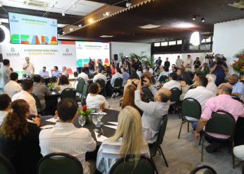 Em reunião com secretariado, governador Elmano de Freitas faz balanço do ano e projeta 2026 com otimismo