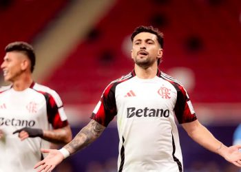 Flamengo bate Cruz Azul por 2 a 1 com brilho de Arrascaeta e avança à semifinal da Copa Intercontinental