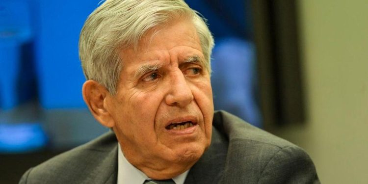 Augusto Heleno tem prisão domiciliar concedida com uso de tornozeleira, decide STF