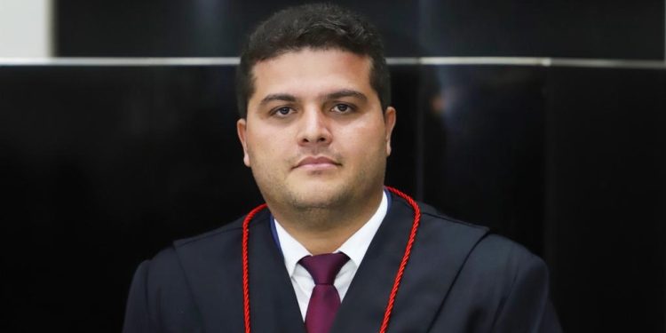 Elmano de Freitas escolhe juazeirense como novo procurador-geral de Justiça do Ceará; conheça