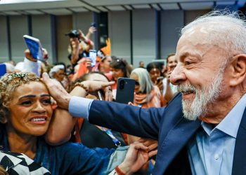 Lula lidera todos os cenários eleitorais e venceria adversários no segundo turno, aponta pesquisa Quaest