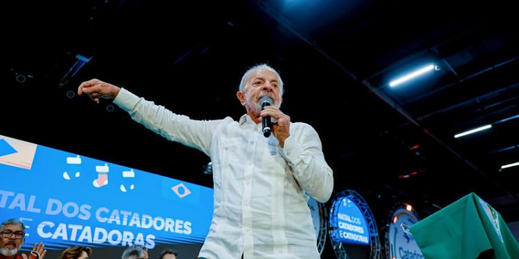 Lula lidera cenários de primeiro turno contra nomes da direita, segundo pesquisa