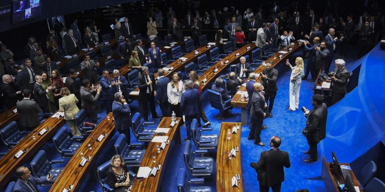 Senado aprova PL da Dosimetria que reduz penas para condenados por atos golpistas