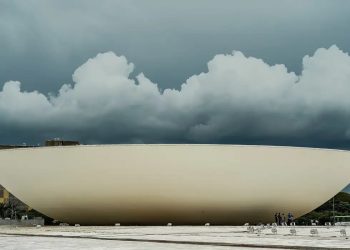 Câmara dos Deputados abre concurso para Policial Legislativo Federal com salário de R$ 21,3 mil
