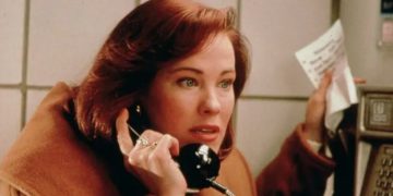 Catherine O'Hara no filme "Esqueceram de Mim" de 1990 (Foto: Reprodução)