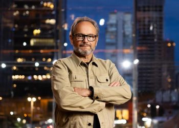 Com mais de quatro décadas de atuação no jornalismo, Paglia construiu uma carreira sólida como repórter especial e correspondente internacional da Rede Globo (Foto: Daniela Toviansky/TV Globo)