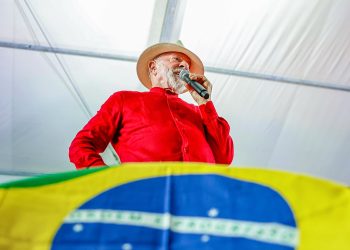 “Está prevalecendo a lei do mais forte”, diz Lula ao criticar Trump e defender o multilateralismo
