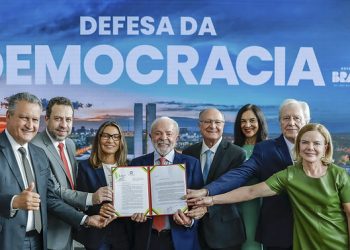 Lula veta integralmente projeto que reduziria penas de condenados por atos golpistas de 8 de janeiro