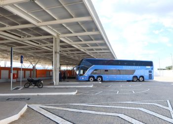 Elmano de Freitas inaugura Terminal Rodoviário de Barbalha e vistoria obras do Mercado Público