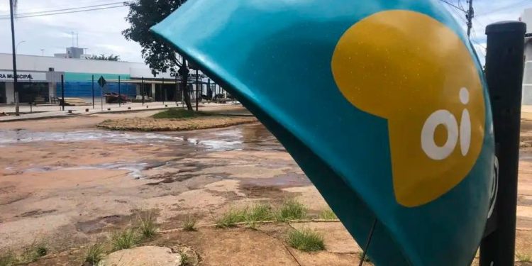 Fim de uma era: orelhões começam a ser retirados das ruas do Brasil a partir de 2026