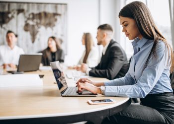 Ceará registra abertura recorde de empresas em 2025, aponta Jucec