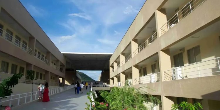 Unilab abre concurso público com 49 vagas para níveis médio, técnico e superior