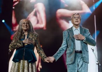Caetano Veloso e Maria Bethânia vencem Grammy de Melhor Álbum de Música Global